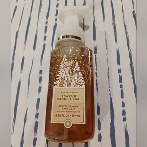 NWT! Bath & Body Works TOASTED VANILLA CHAI Foaming Soap 8.25oz
